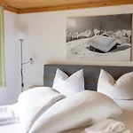 Apartmenthaus Matri By Pferd Auf Wolke Апартаменты Вальд-ам-Арльберг