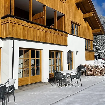 Apartmenthaus Matri By Pferd Auf Wolke Dalaas