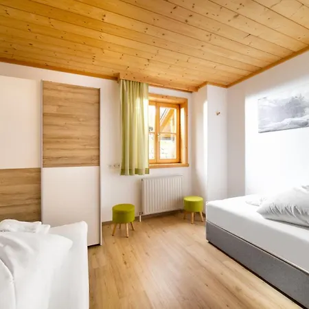 Apartmenthaus Matri By Pferd Auf Wolke * Dalaas
